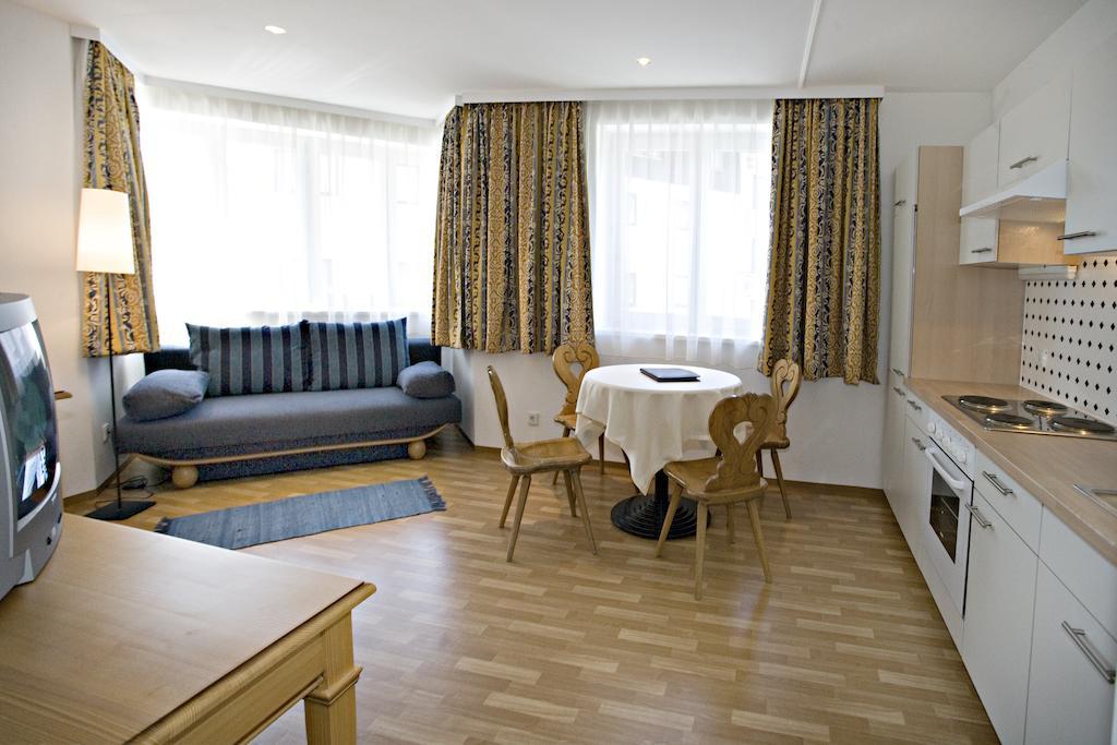 Neue Post - Apartments Zell am See Ruang foto